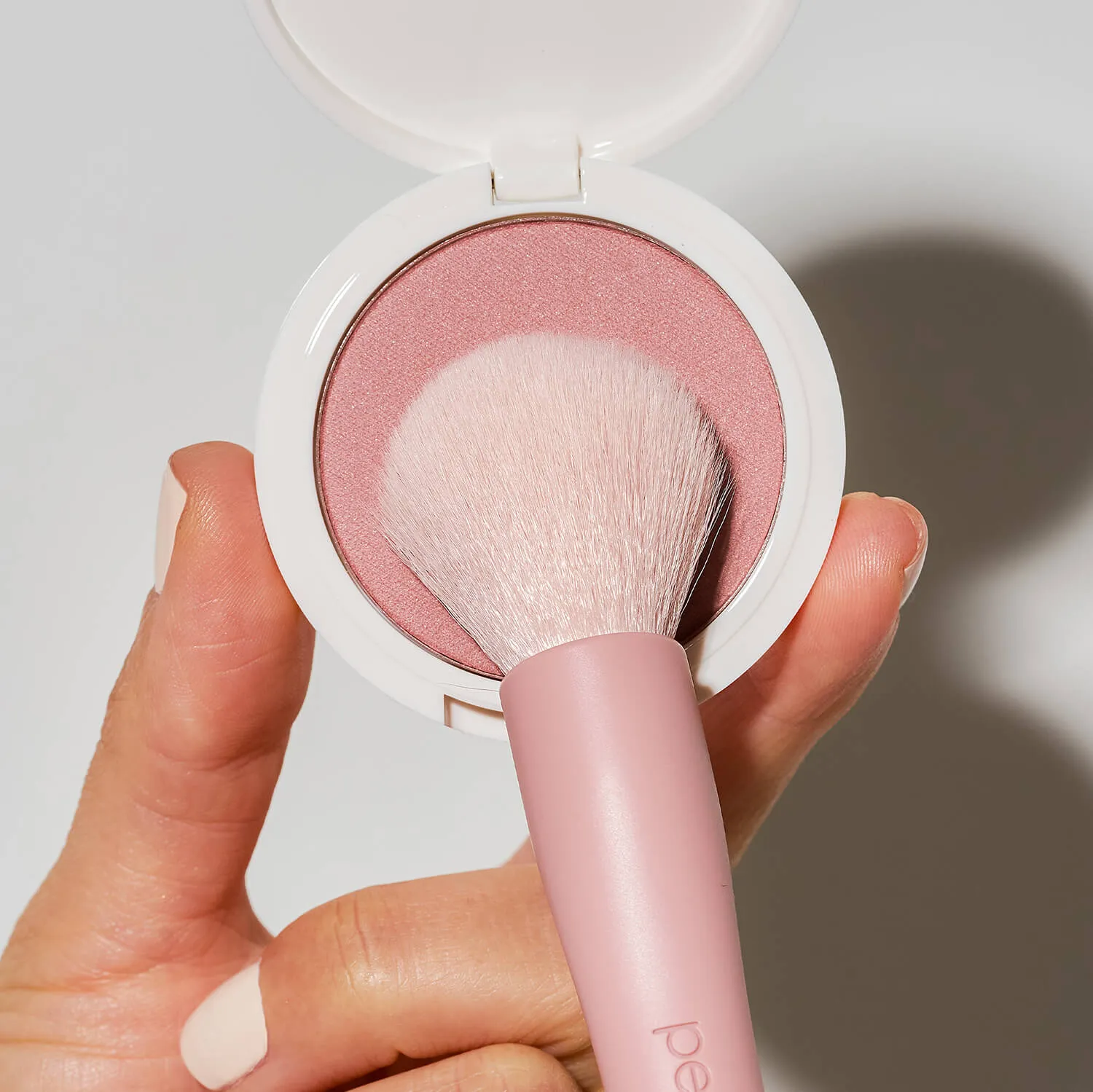 Blush Highlight Brush